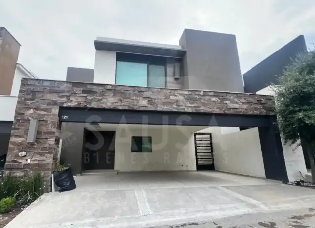 CASA EN RENTA EN FONTANA RESIDENCIAL CARRETERA NACIONAL